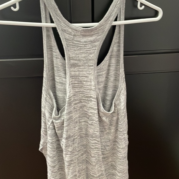 Abercrombie girls tank size xl. Very good used condition.Greyish/white pattern. - Picture 4 of 7
